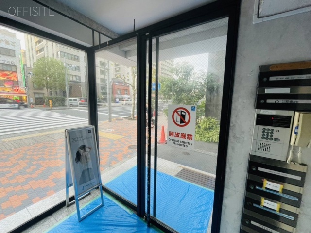 オーケンビル　エントランス