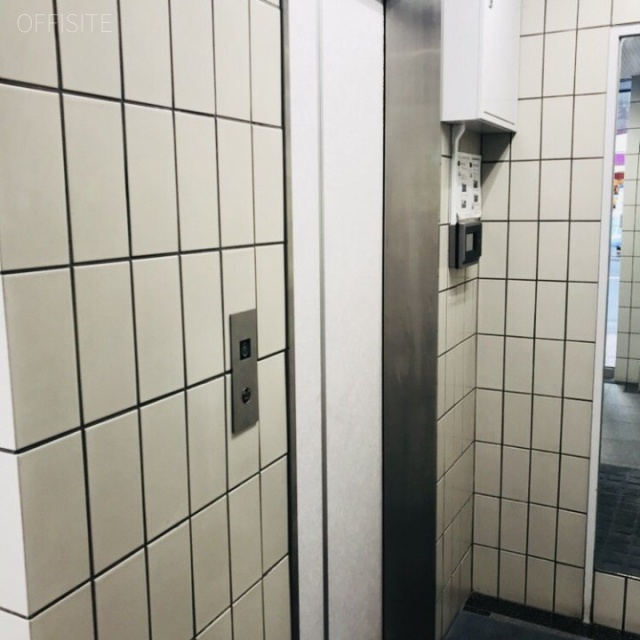 リバティ8ビル エレベーター