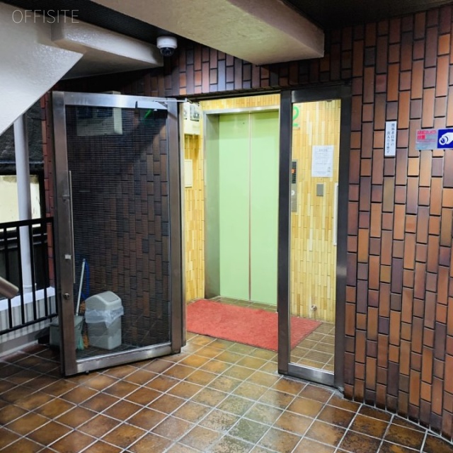 ワダビル エントランス