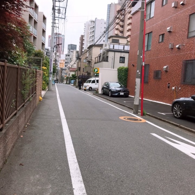 笄ハイツ ビル前面道路