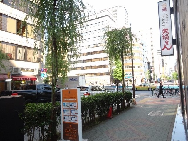 銀座2112ビル ビル前面道路