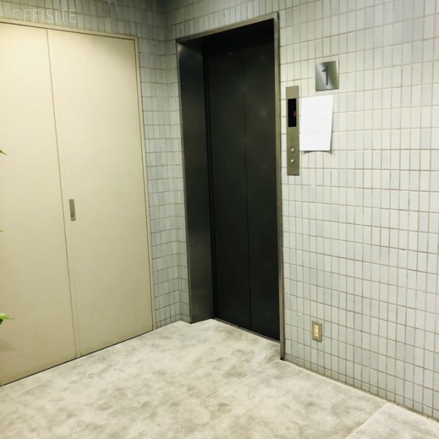 TRCビル エントランス