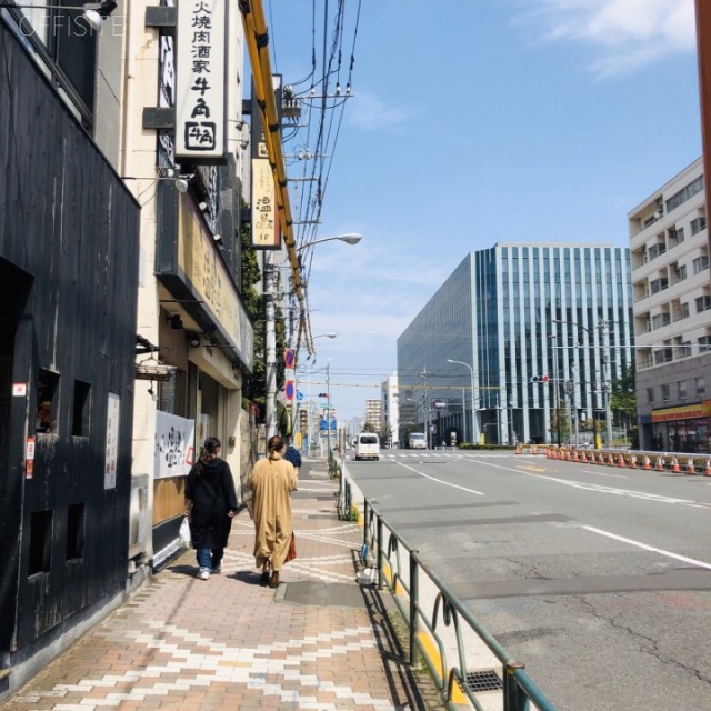 とびたビル　ビル前面道路
