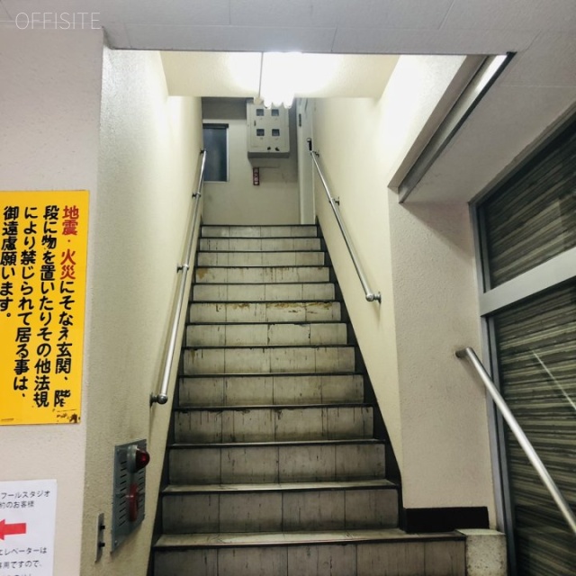 共栄ビル エントランス