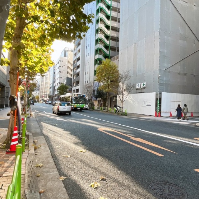 トリヤスビル 前面道路