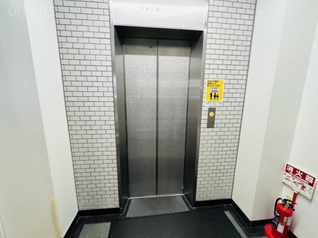 山田ビル　エントランス