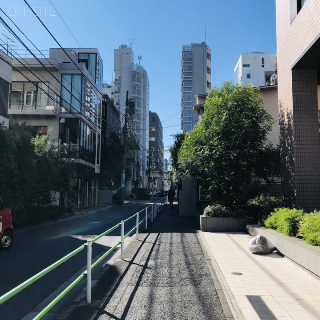 The Upper Residences at Minamiーaoyama ビル前面道路