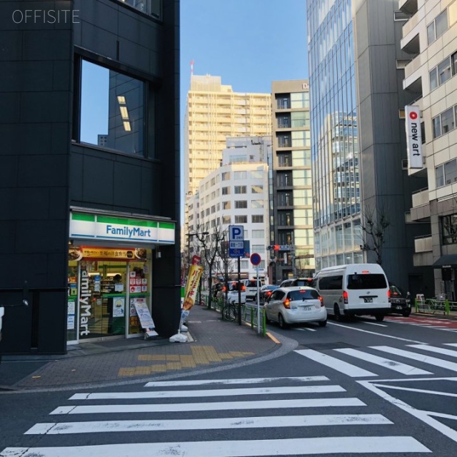 N&Eビル ビル前面道路