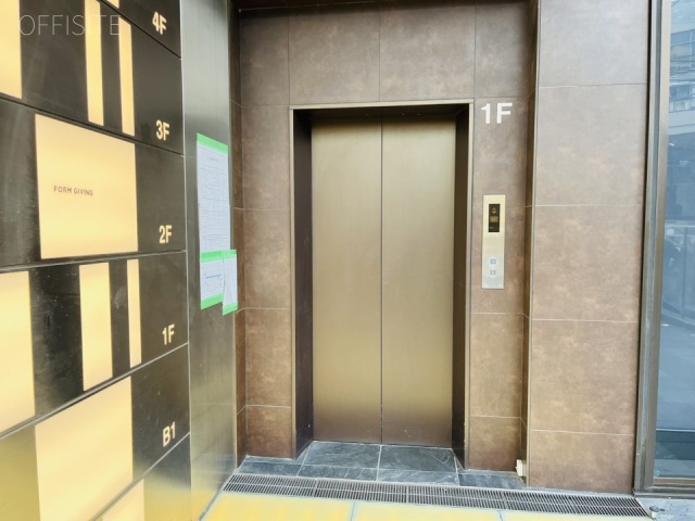 JMFビル神宮前01 エントランス