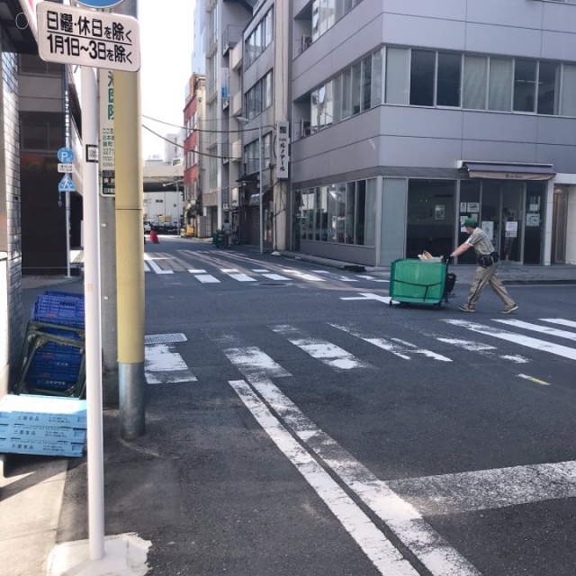 立石室町ビル ビル前面道路