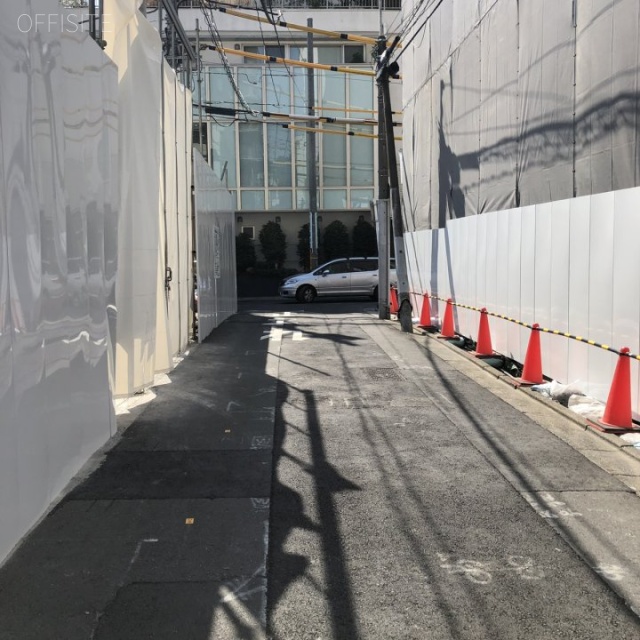 メゾン赤坂 ビル前面道路