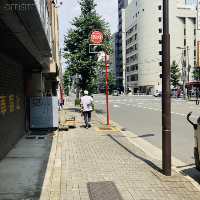 カネヒロビル　ビル前面道路