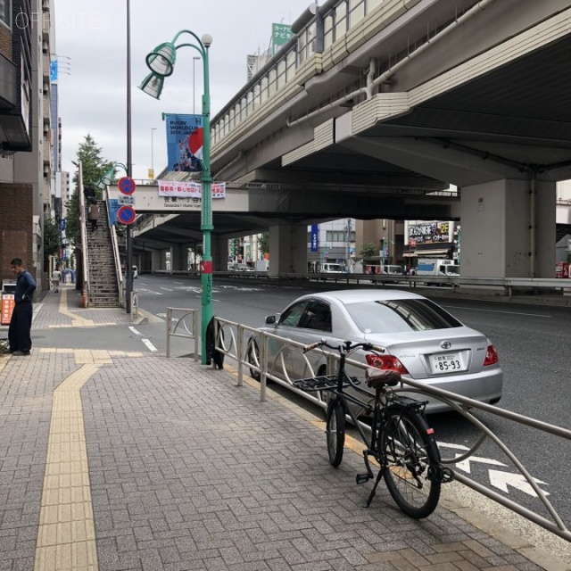 TSK笹塚ビル ビル前面道路