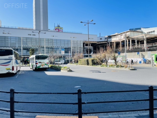 秋葉原フコク生命ビル(旧 秋葉原センタープレイスビル) 前面にロータリー