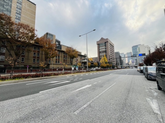 ラ・ポルト青山 周辺