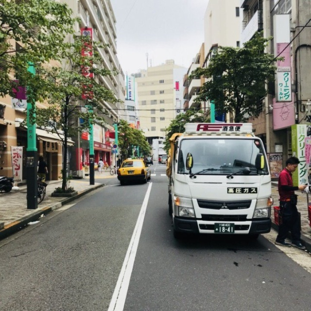 恵比寿S2ビル ビル前面道路
