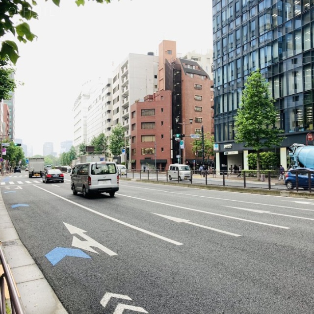麹町セントラルビル　ビル前面道路