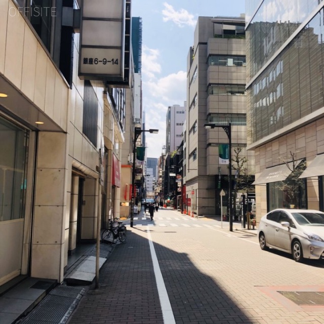 方圓ビル ビル前面道路