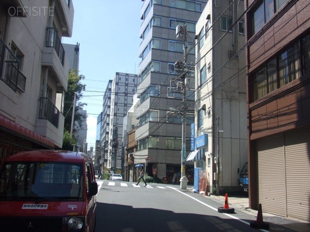 ブルーハイツ茅場町　ビル前面道路