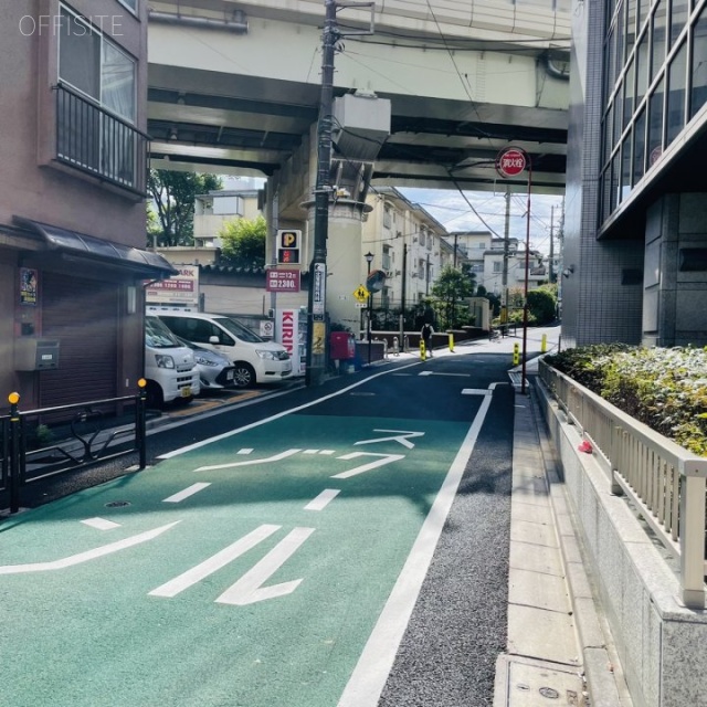 音羽江戸川橋ビル 側道