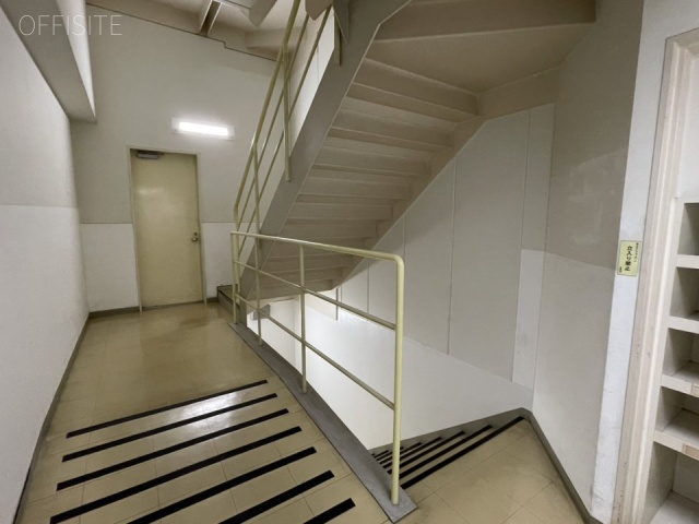 RBM築地スクエアビル　階段