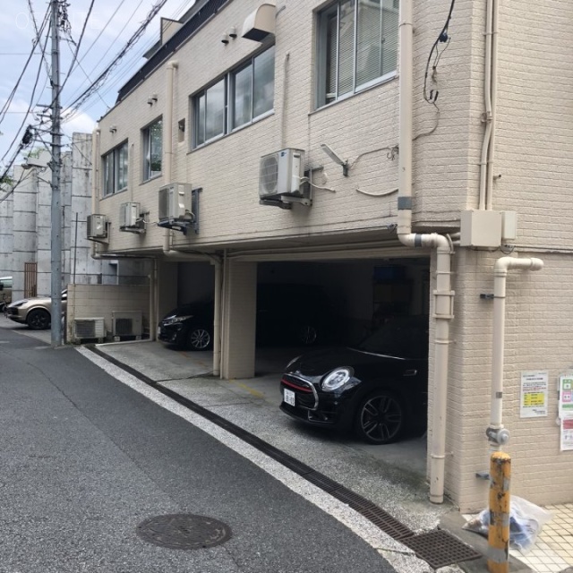 かすがマンション赤坂 駐車場