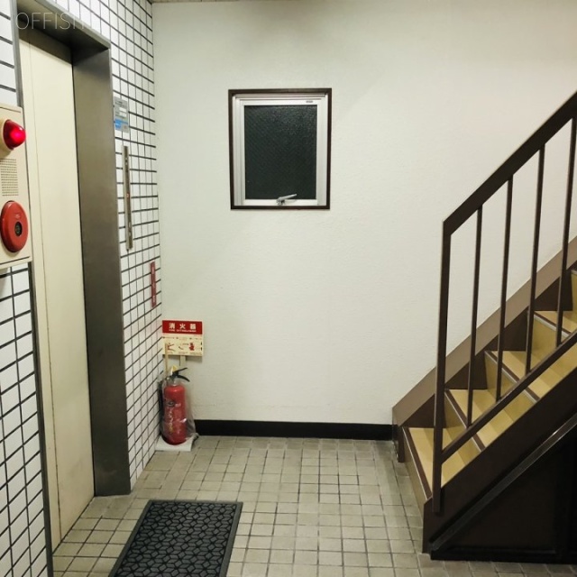 川名ビル エントランス