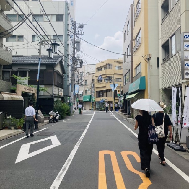 レイ上原ビル ビル前面道路