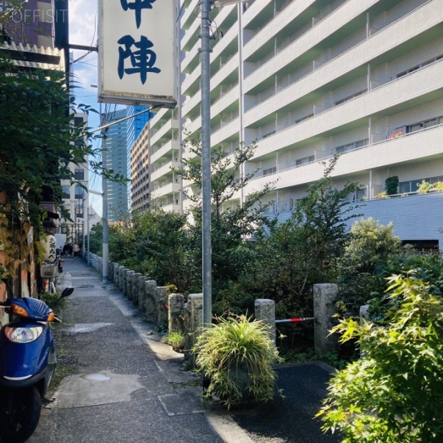 梅屋ビル ビル前面道路
