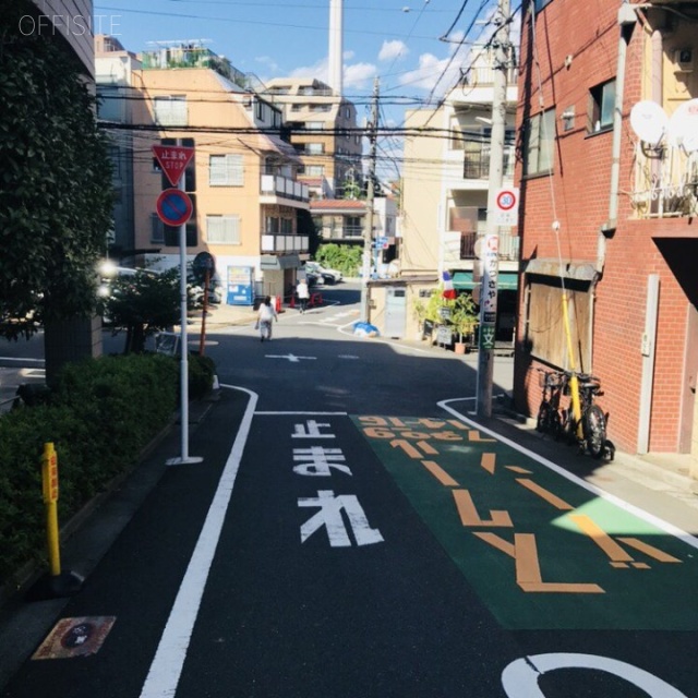 シーズ代官山ビル ビル前面道路