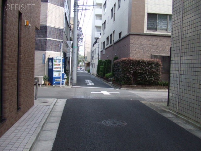 サンライズビル ビル前面道路