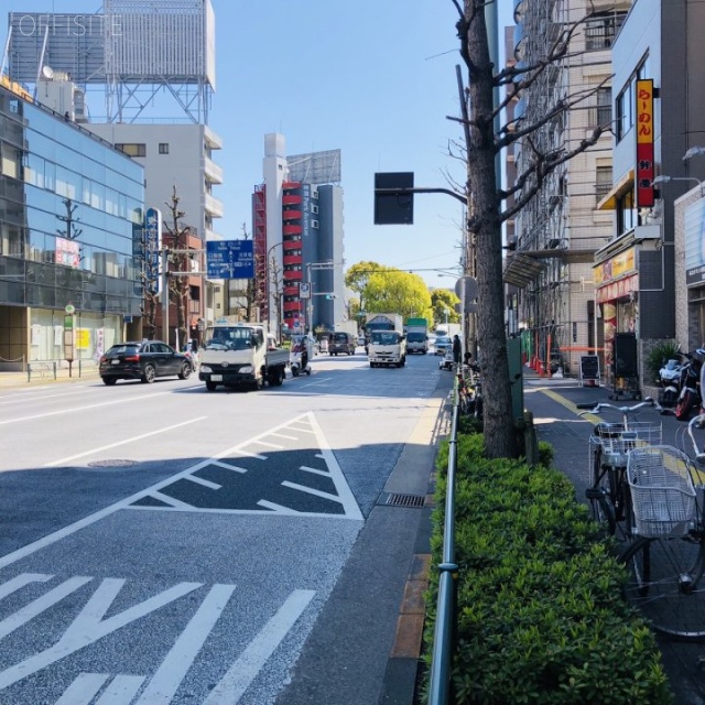 ハン六ビル ビル前面道路