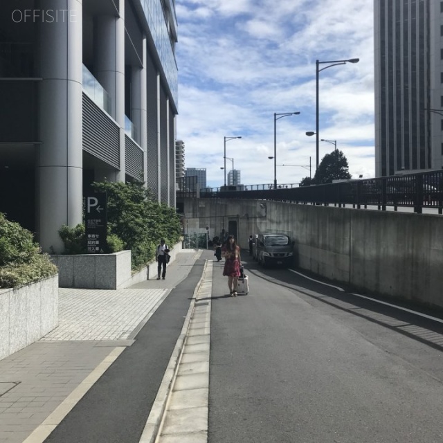 住友不動産三田ビル ビル前面道路