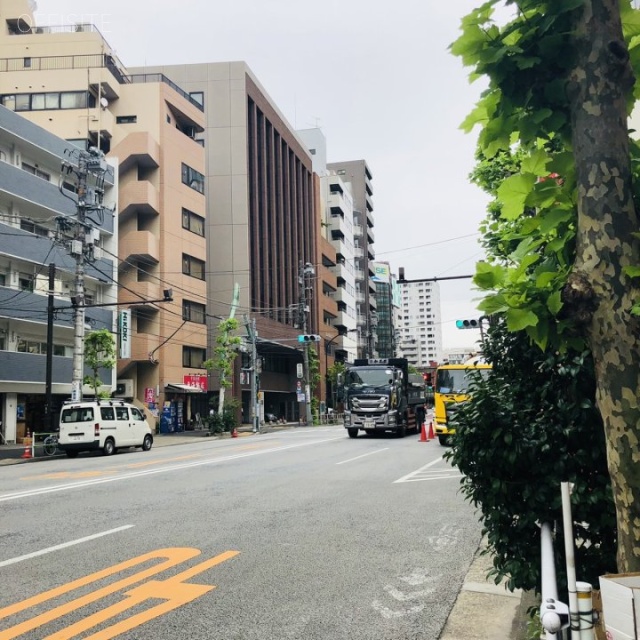 芝大井ビル ビル前面道路