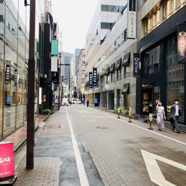 銀座サルタニビル ビル前面道路