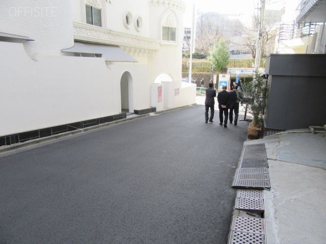 石井第3ビル ビル前面道路