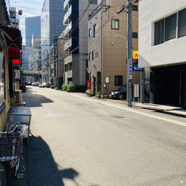 松屋ABCビル ビル前面道路