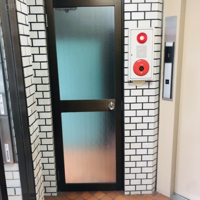アイアンビル エントランス