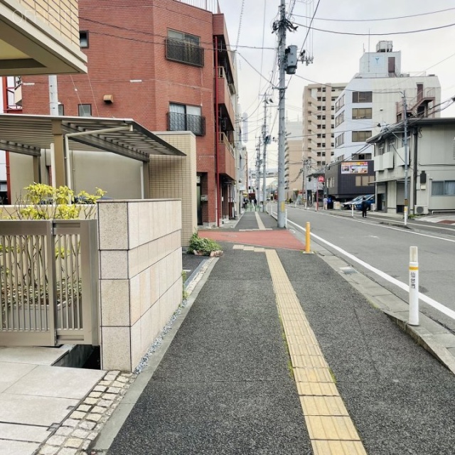 ルクール新寺ビル 前面道路