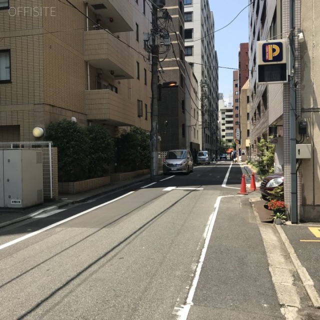 クレス不動産神田ビル ビル前面道路