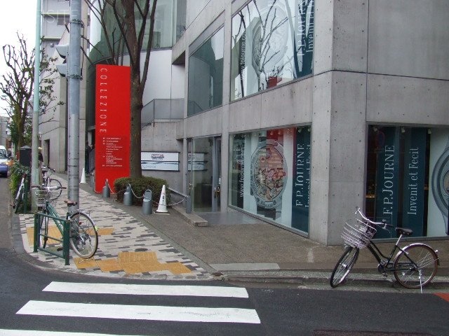 コレッツイオーネビル 画像