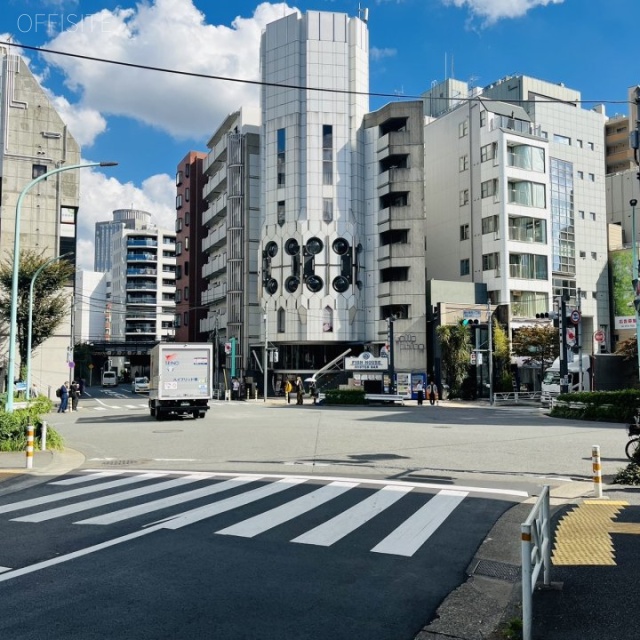 EBISU-WEST 前面道路