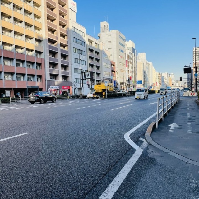 日土地亀戸ビル ビル前面道路