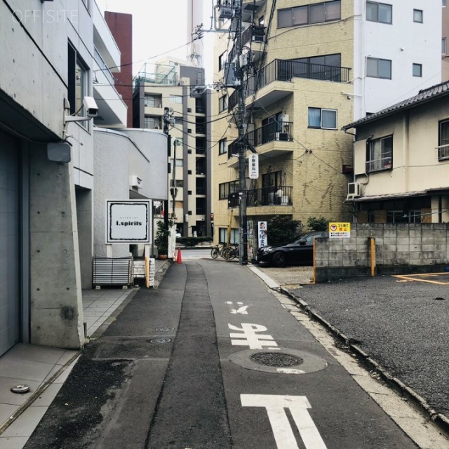 アイビル ビル前面道路