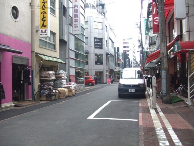 大和商会ビル ビル前面道路