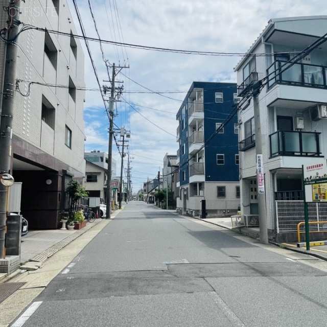 トラフィック吹上ビル 前面道路