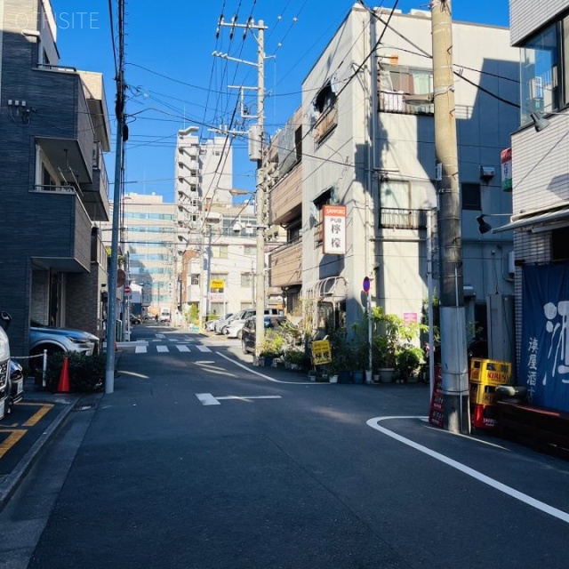 内山ビル 前面道路