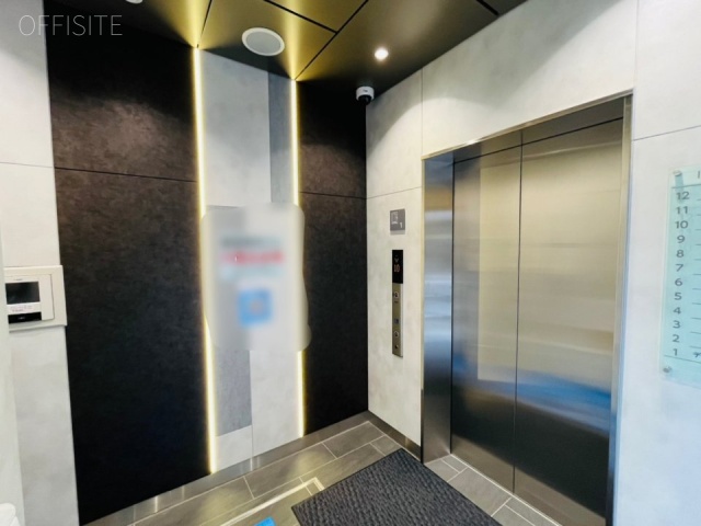 新宿東栄ビル エントランス