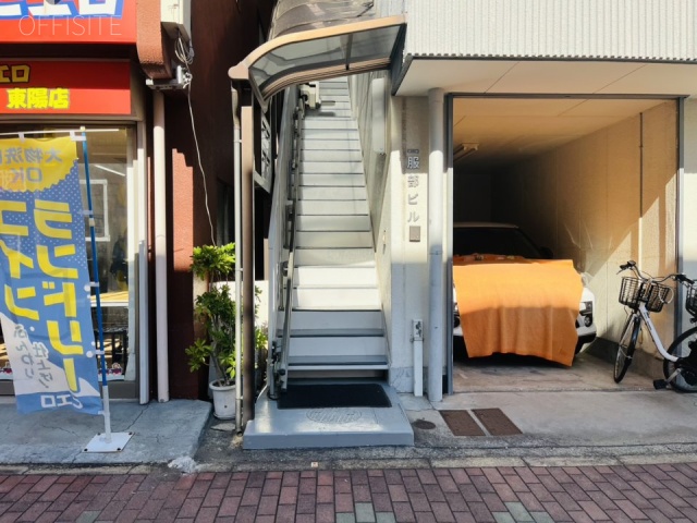 服部ビル　エントランス