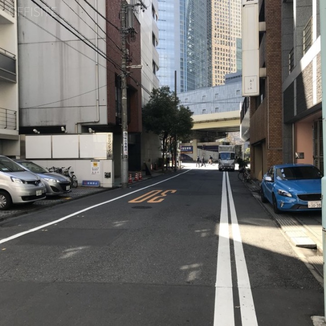 銀座ストラパックビル ビル前面道路